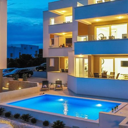 Pool Apartments Banta B Novalja Eksteriør billede