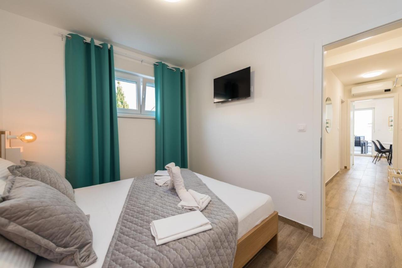 Pool Apartments Banta B Novalja Eksteriør billede