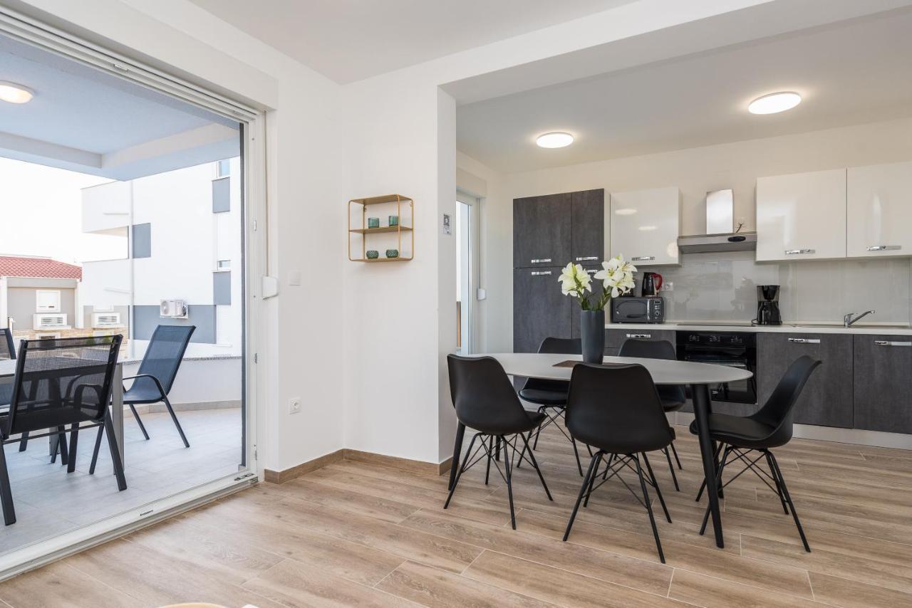Pool Apartments Banta B Novalja Eksteriør billede