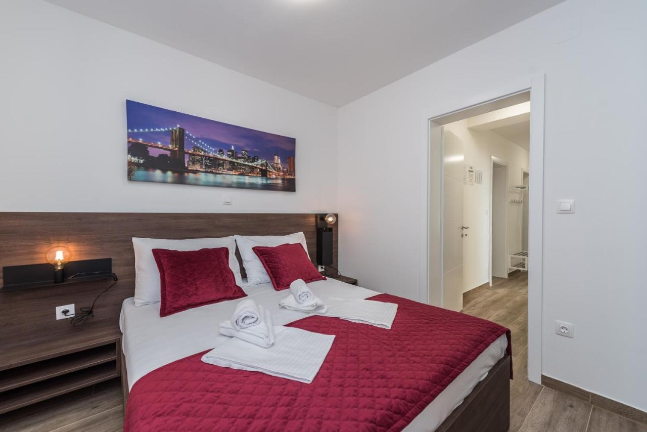 Pool Apartments Banta B Novalja Eksteriør billede