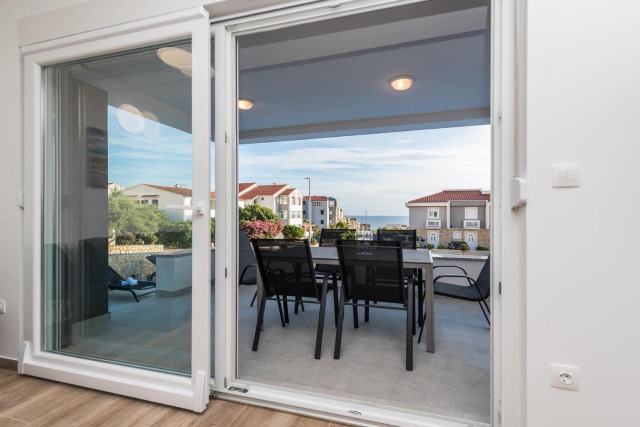 Pool Apartments Banta B Novalja Eksteriør billede