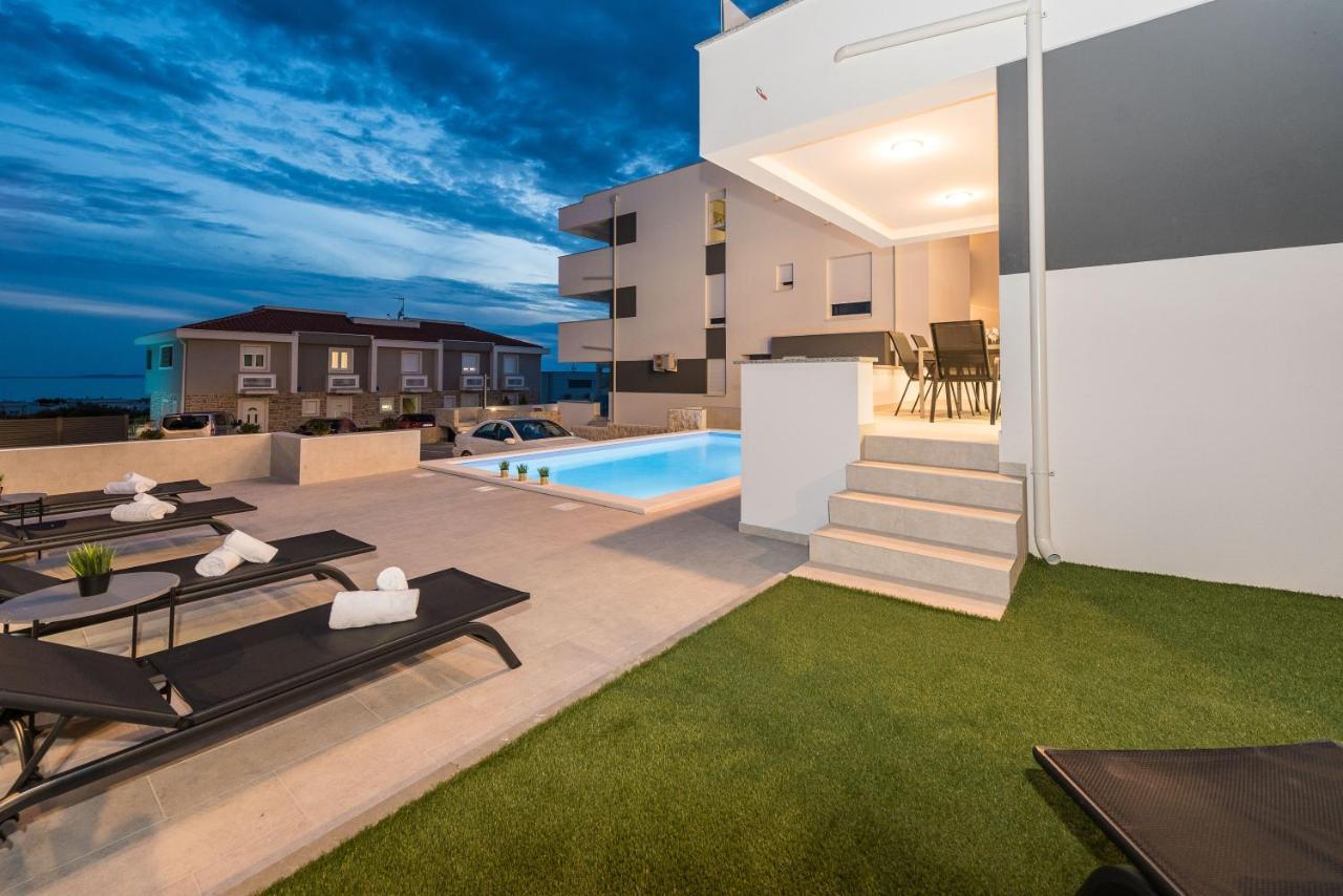 Pool Apartments Banta B Novalja Eksteriør billede