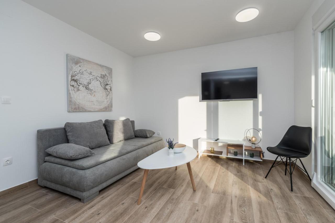 Pool Apartments Banta B Novalja Eksteriør billede