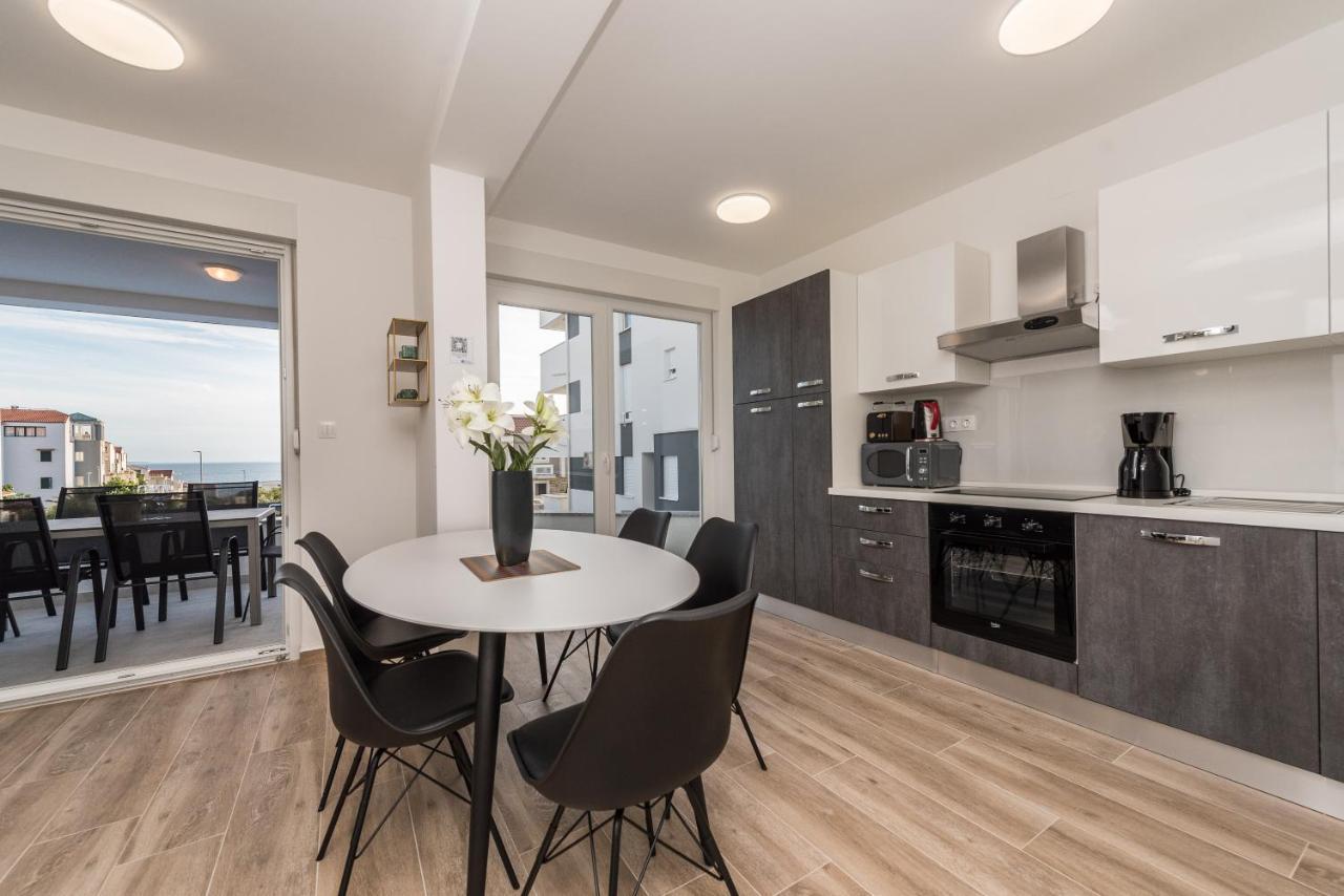 Pool Apartments Banta B Novalja Eksteriør billede